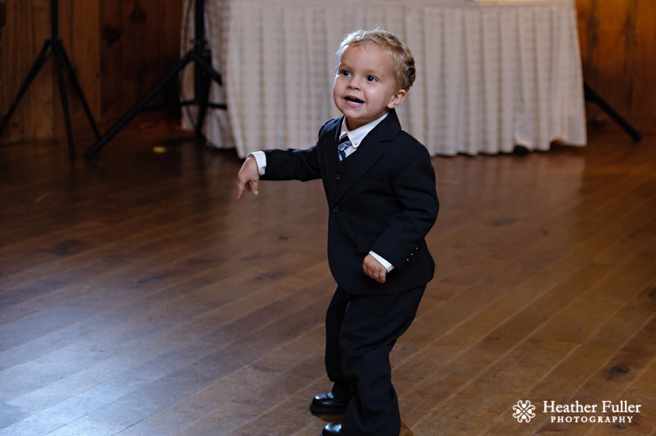 little_boy_dancing_pictures_zukas_hilltop_barn_wedding