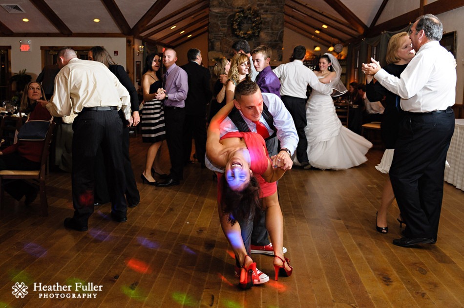zukas_hilltop_barn_spencer_ma_indoor_fall_wedding_reception_dancing
